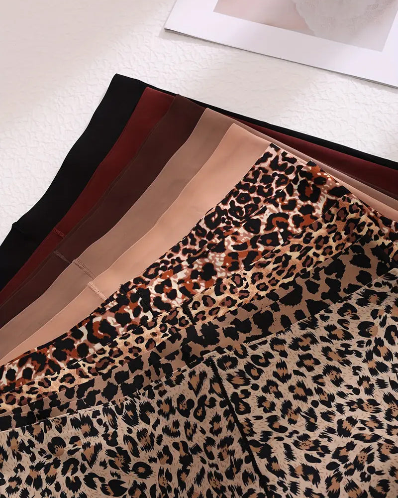 Women's Leopard Print/Solid Seamless Comfortable Breathable Boxer Briefs