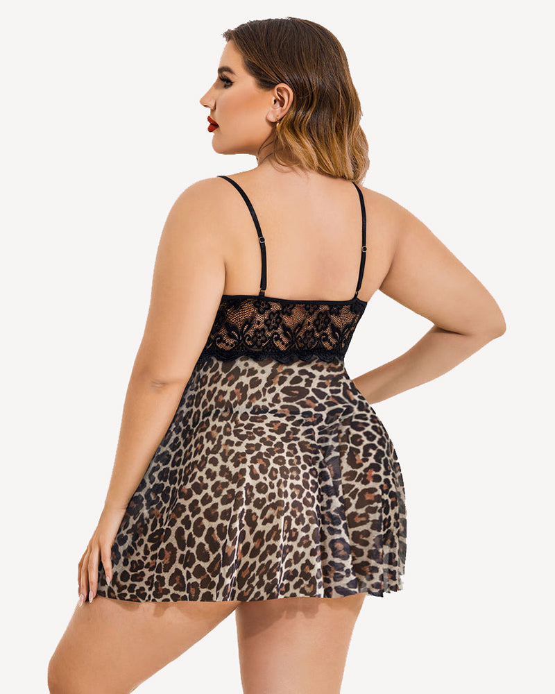 Plus Size Heart Lace Side Slit Nightdress